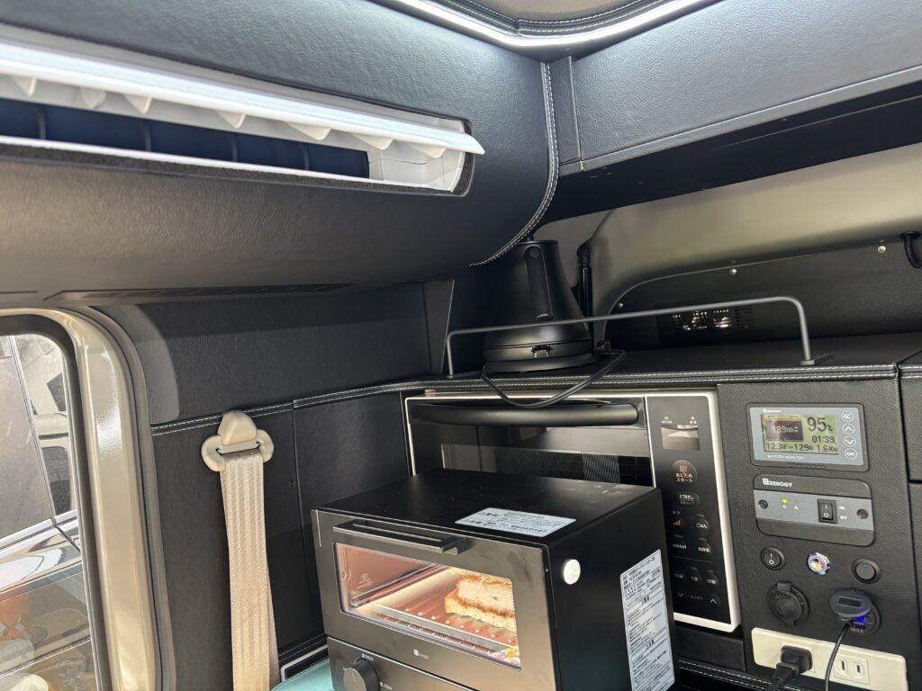 軽キャンで2000Wインバーターを使用してクーラーとトースターを同時使用
